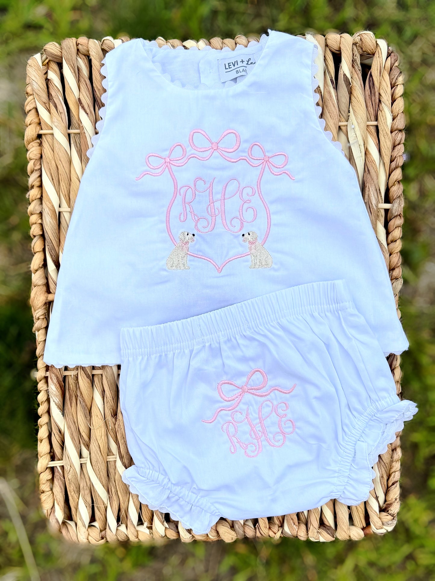 Labrador Retriever Crest Swing Back Diaper Set