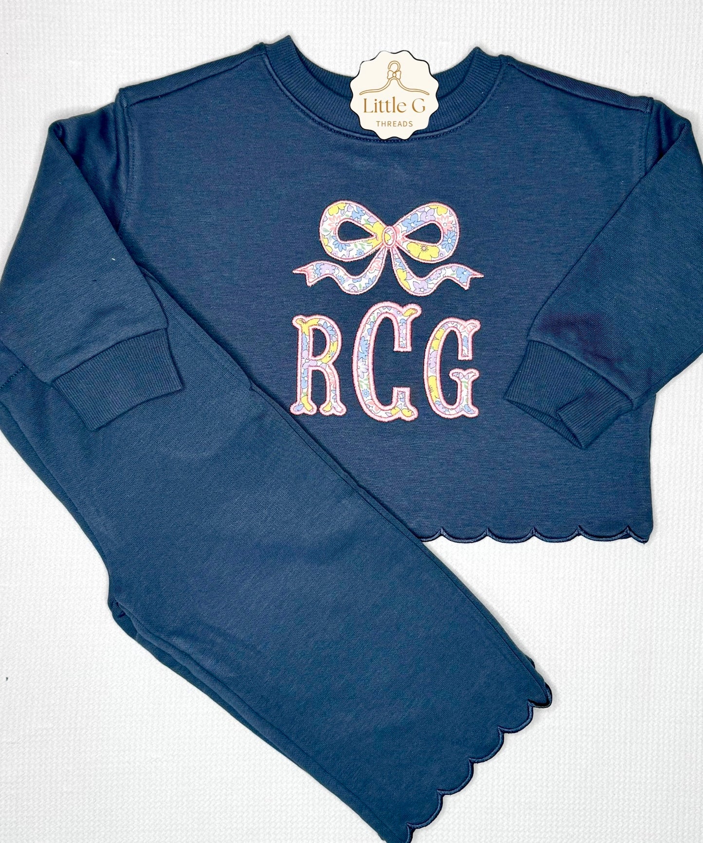 Appliqué Bow Scalloped Lounge Set